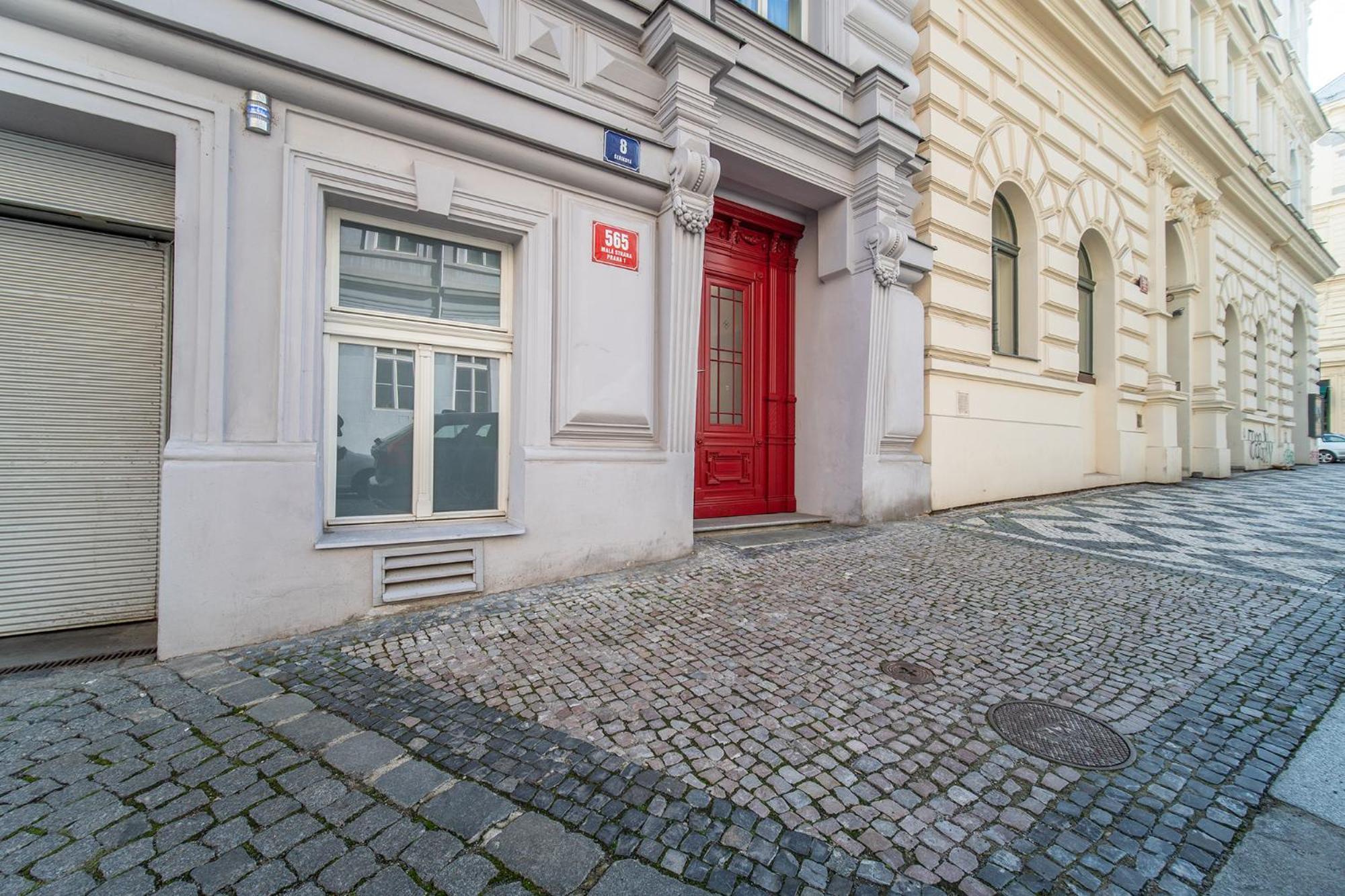 A - Lesser Town Apartament