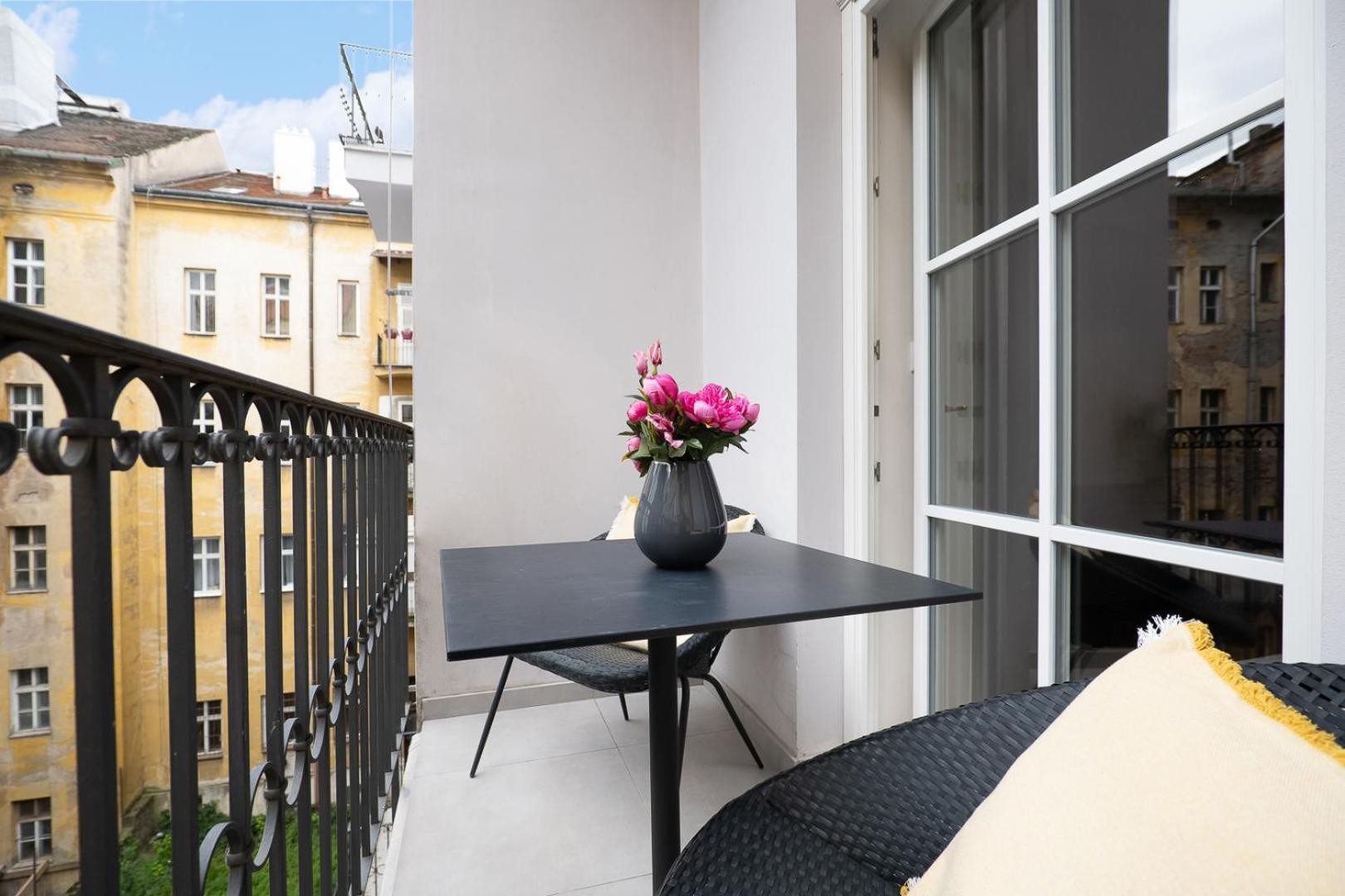 A - Lesser Town Apartament *